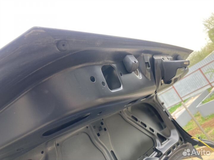 Крышка багажника Mercedes 202 дорест