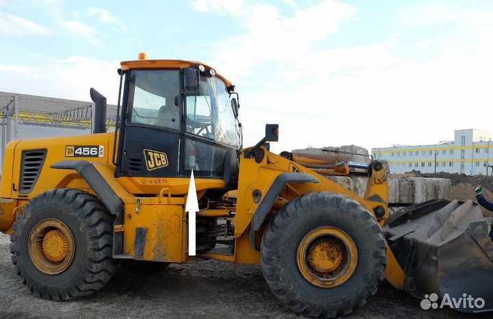 Фронтальный погрузчик JCB 456 zx лобовое стекло