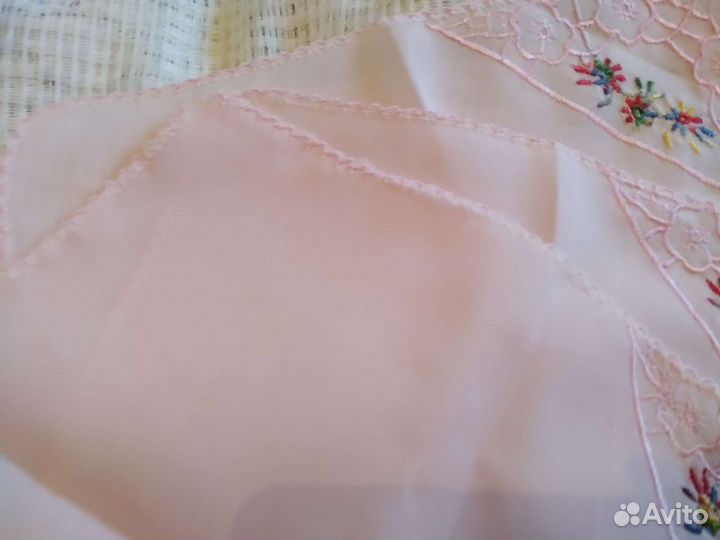 Носовые платки с вышивкой. Новые