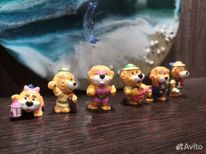 Киндер сюрприз игрушки Львята