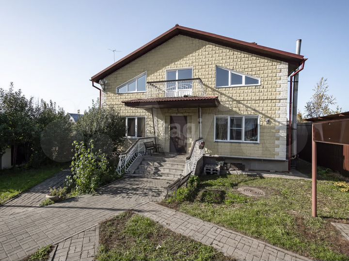 Дом 200 м² на участке 8,3 сот.