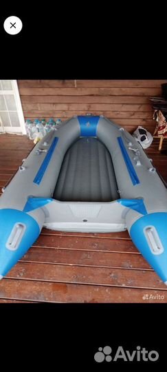 Лодка с мотором