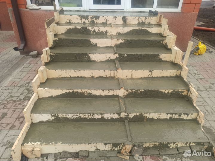 Реконструкция крыльца, лестниц, ступеней