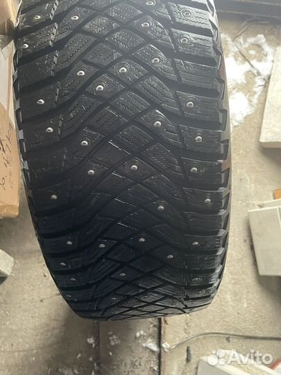 Goodyear UltraGrip Arctic 2 235/45 R18 91