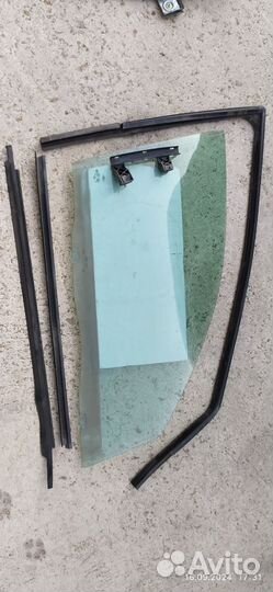 Стекло передней правой двери Форд Мондео 2001г
