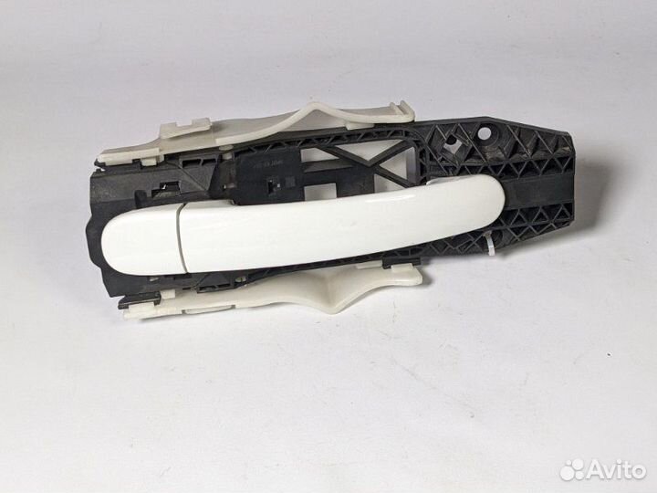 Ручка двери задняя левая Skoda Rapid 1.6 CWV 110