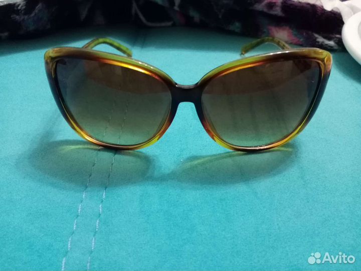 Солнцезащитные очки женские брендовые