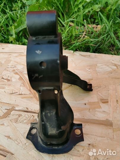 Подушка двигателя mitsubishi lancer 9