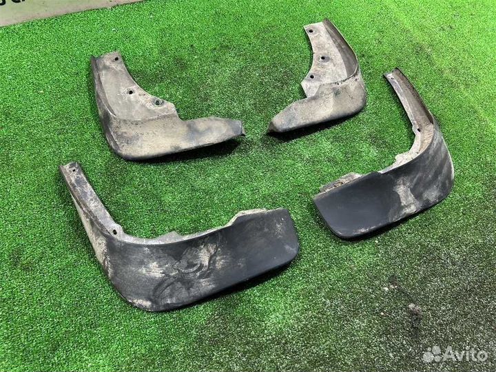 Брызговик Nissan Terrano D10 F4RE410 2017