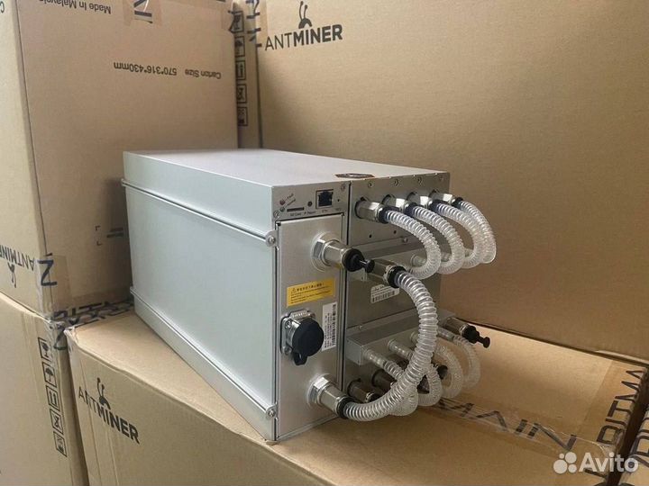 Asic майнер Bitmain Antminer S21 Hydro 335 TH/s