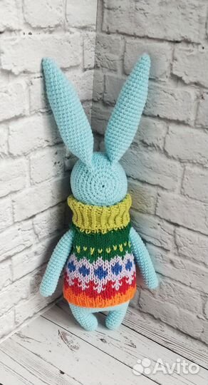 Заяц вязаный