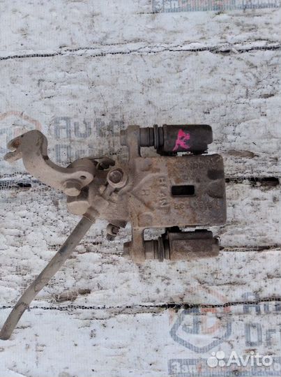 Суппорт тормозной задний правый Kia Cerato 1 G4FC