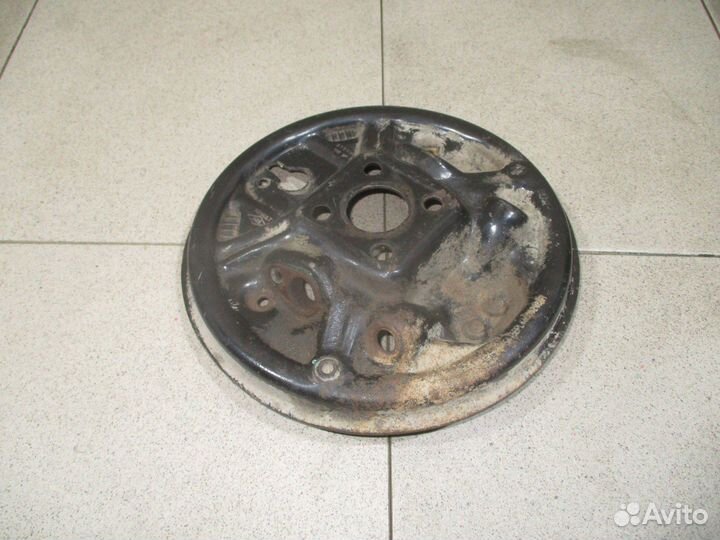 Щит опорный задний правый Renault Logan 2