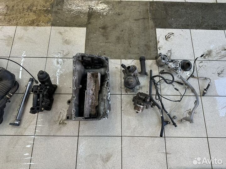Двигатель n47d20d в разборе (остатки на фото )