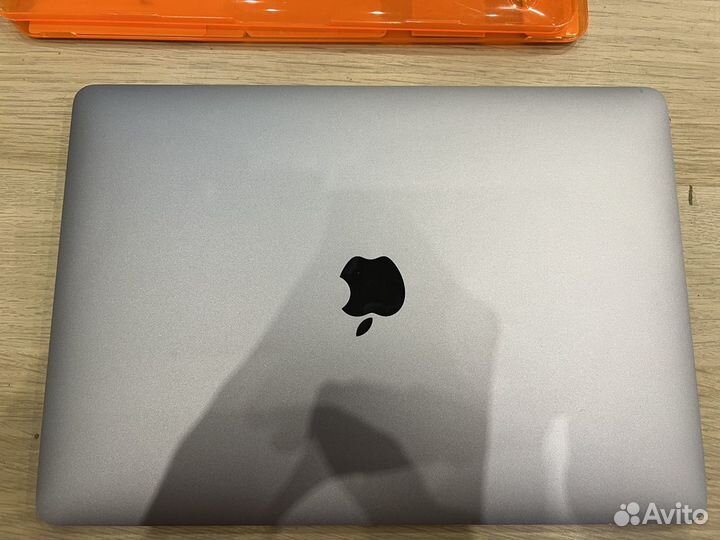 Apple macbook pro 13 2018 4порта 8/256