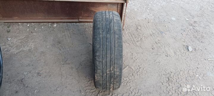 Bridgestone Dueler H/P Sport 215/65 R16 98H