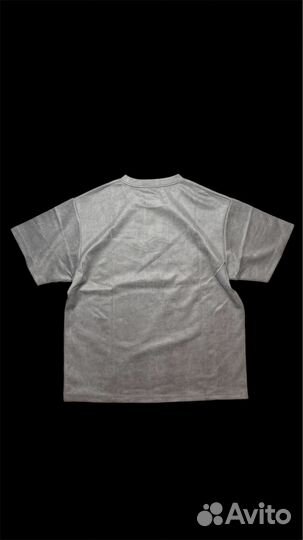 Футболка Paiki на руках