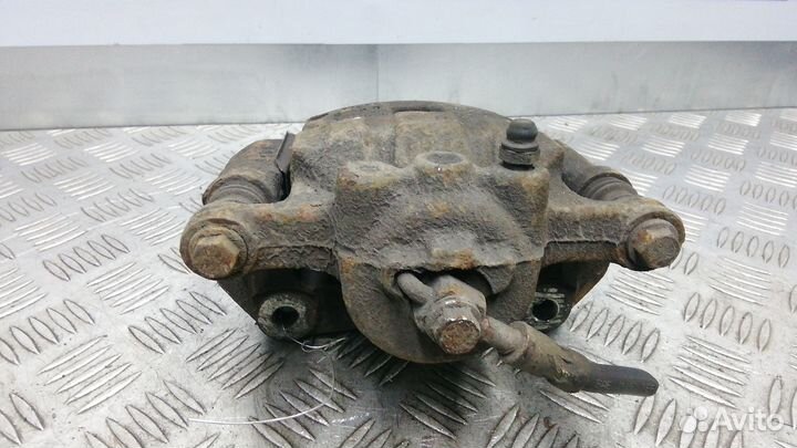 Суппорт передний правый Ford Fiesta 6 2009