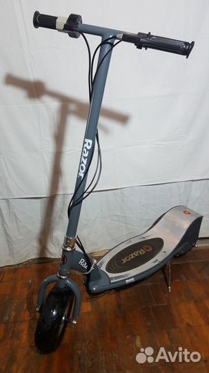 Электросамокат Razor E300