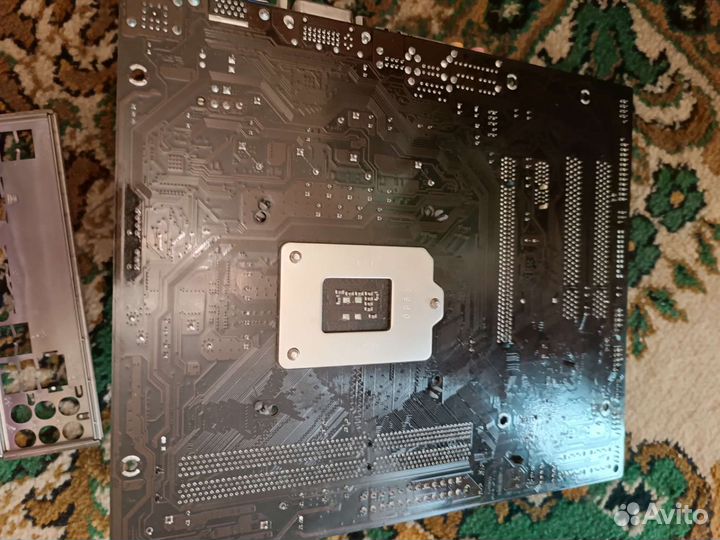 Материнская плата