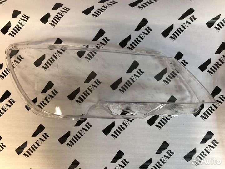 Правое стекло фары Skoda Superb 2013-2015 Рест