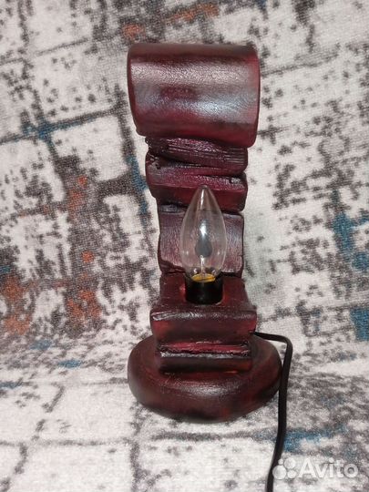 Светильник настольный из дерева