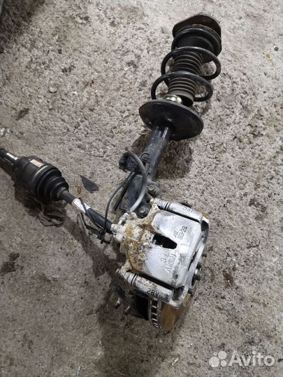 Ступица Toyota Wish ZNE10G (Переднее Левое)