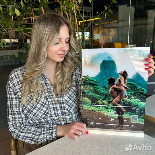 Подарок на 8 марта