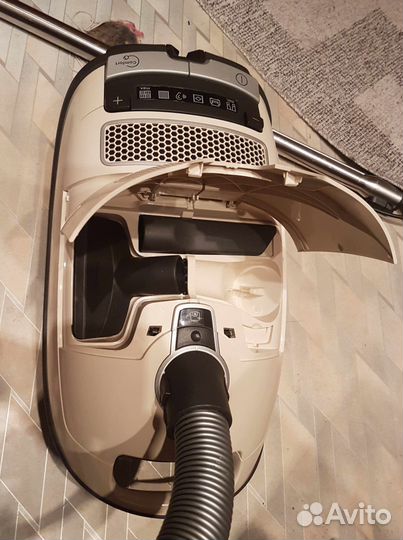 Miele S8390 hepa Silence