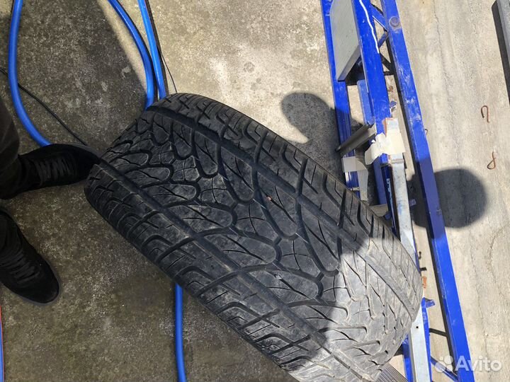 Kumho 822 Power Guard AT 275/40 R20