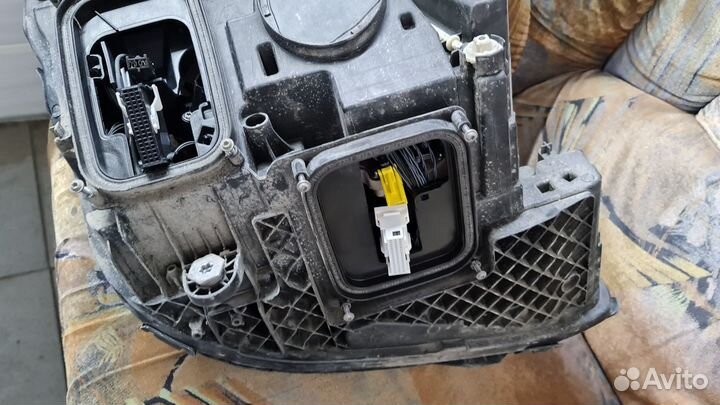 Фара передняя левая Mercedes W213