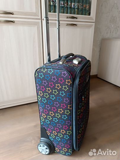 Чемодан на колесах детский бу