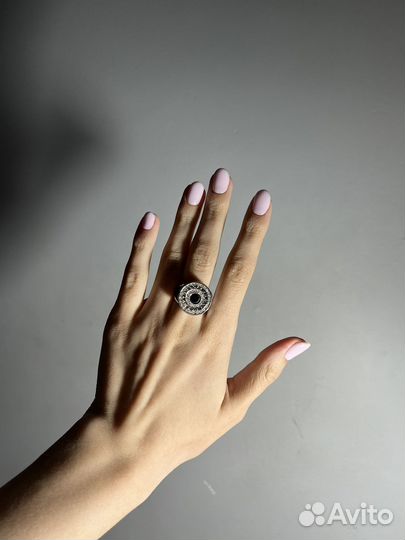 Кольцо с ониксом bvlgari