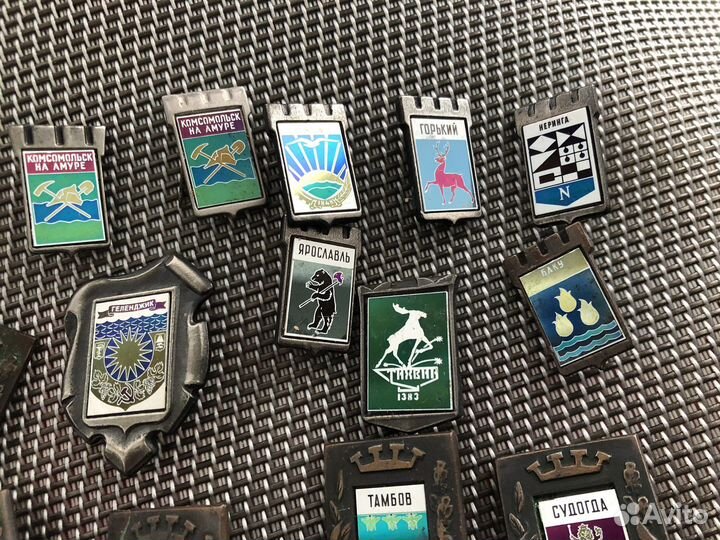 Гербы городов ситалл 18 шт цена за все