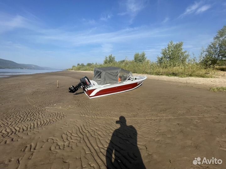 Лодка с мотором