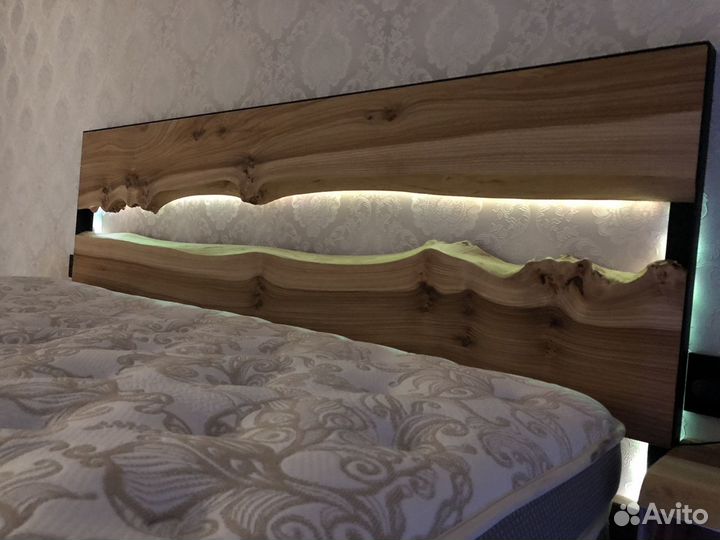 Парящая кровать лофт из массива дерева