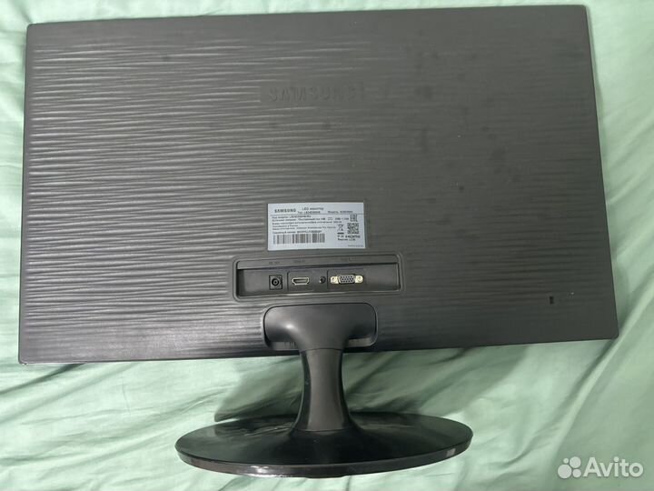 Монитор Samsung s24d300