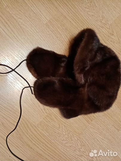 Меховые шапки, норки и песец