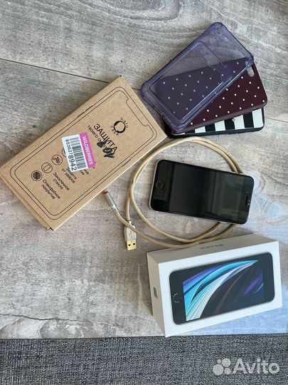 iPhone SE (2020), 64 ГБ