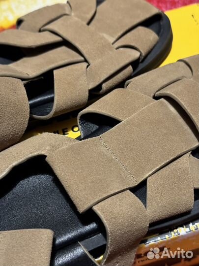 Сандалии женские