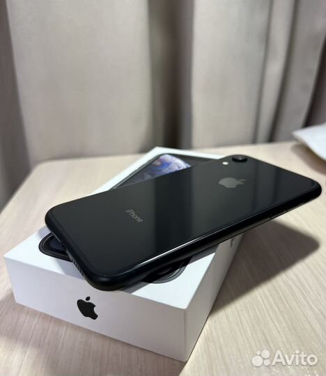 iPhone Xr, 64 ГБ
