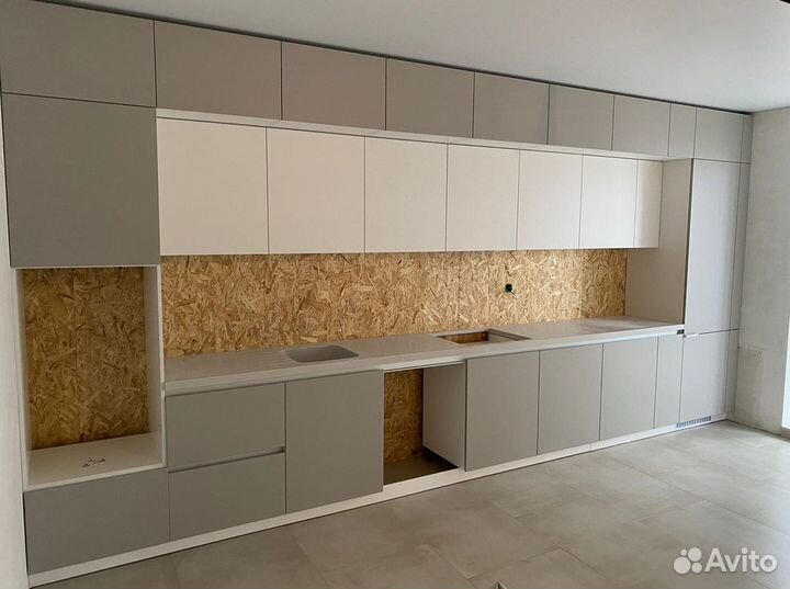 Кухня под потолок на заказ