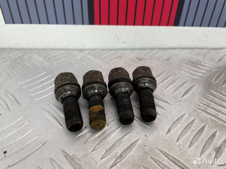 Болт Citroen C4 Picasso 2008 701601139B