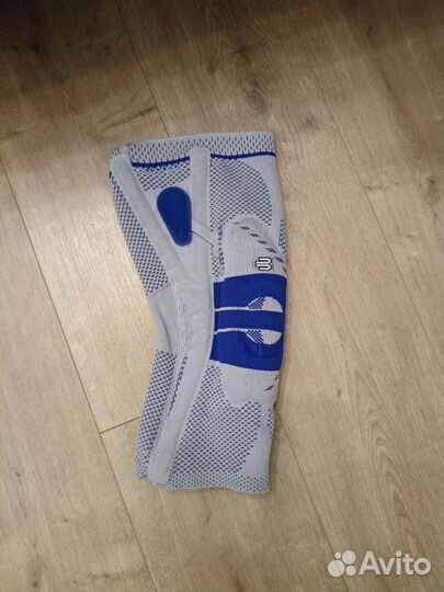 Ортез на колено «Bauerfeind» GenuTrain P3