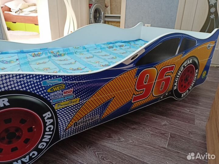 Детская кровать машина бу с матрасом