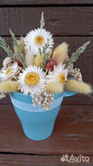 Букет из сухоцветов в кашпо