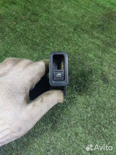 Кнопка стеклоподъемника Volkswagen Polo SED RUS