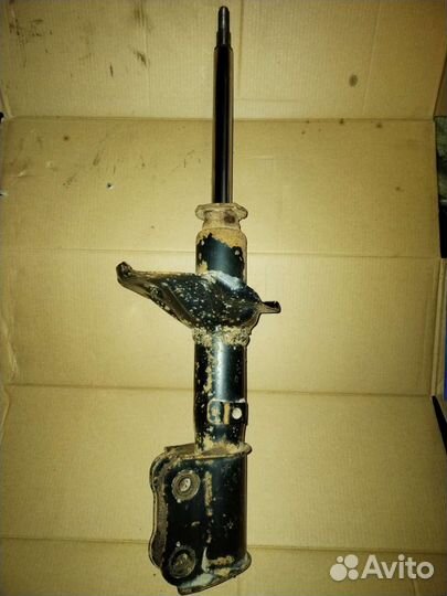 Передняя левая стойка хундай акцент