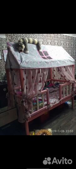 Детская кроватка
