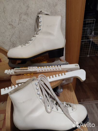 Коньки фигурные 42 размер